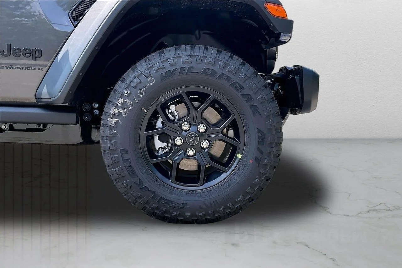 New 2026 Granite Crystal Metallic Clear-Coat Exterior Paint Jeep Sport image 31