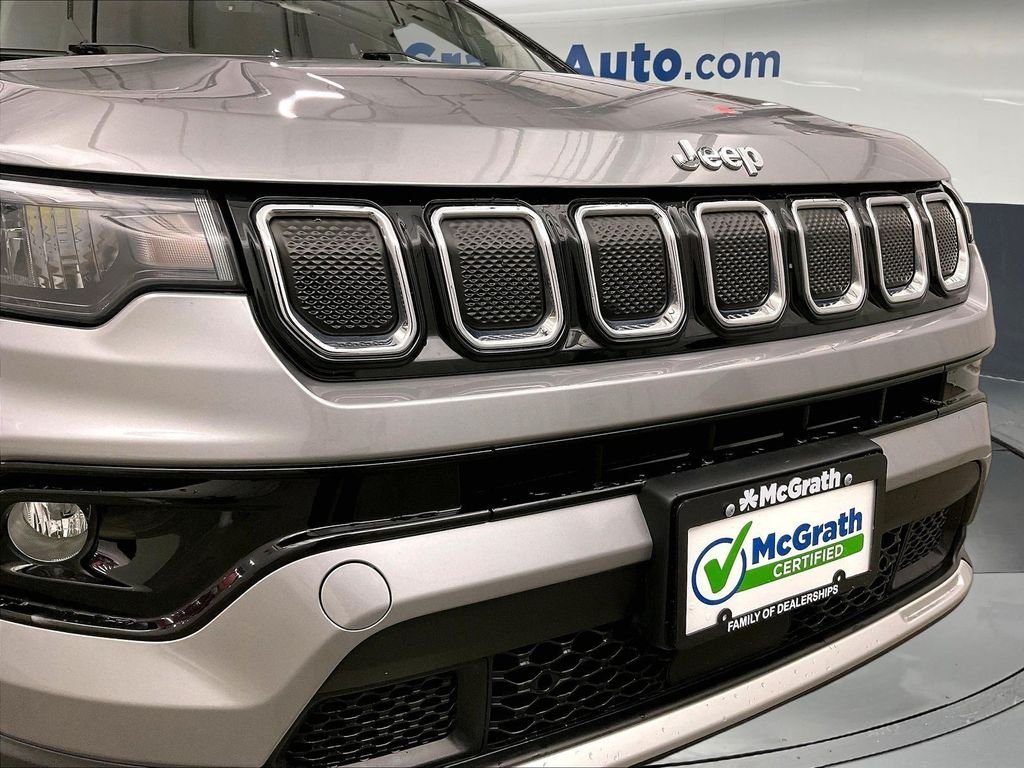 Used 2022 Silver Jeep Limited image 32