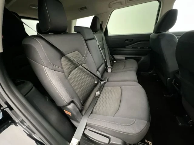 2025 Nissan Pathfinder SV - Photo 17