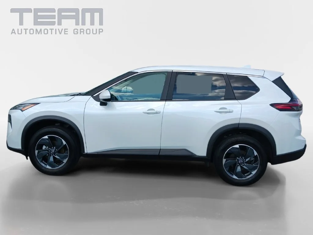 Used 2024 White Nissan SV image 4