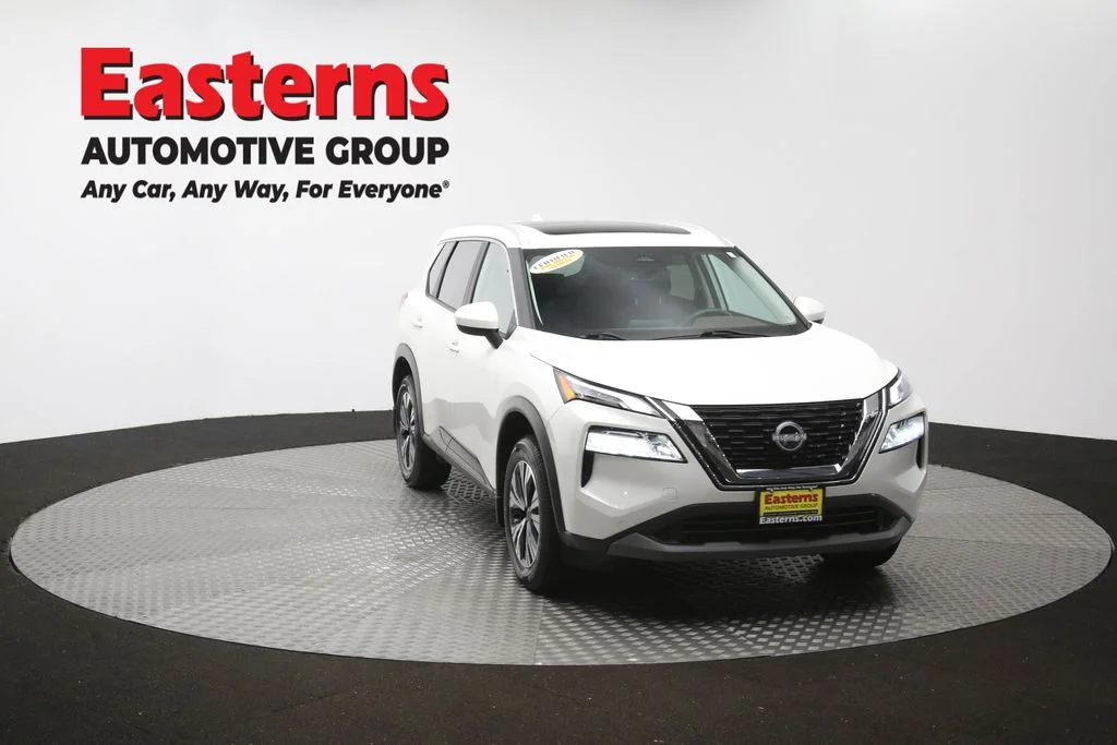 Used 2023 White Nissan SV image 53
