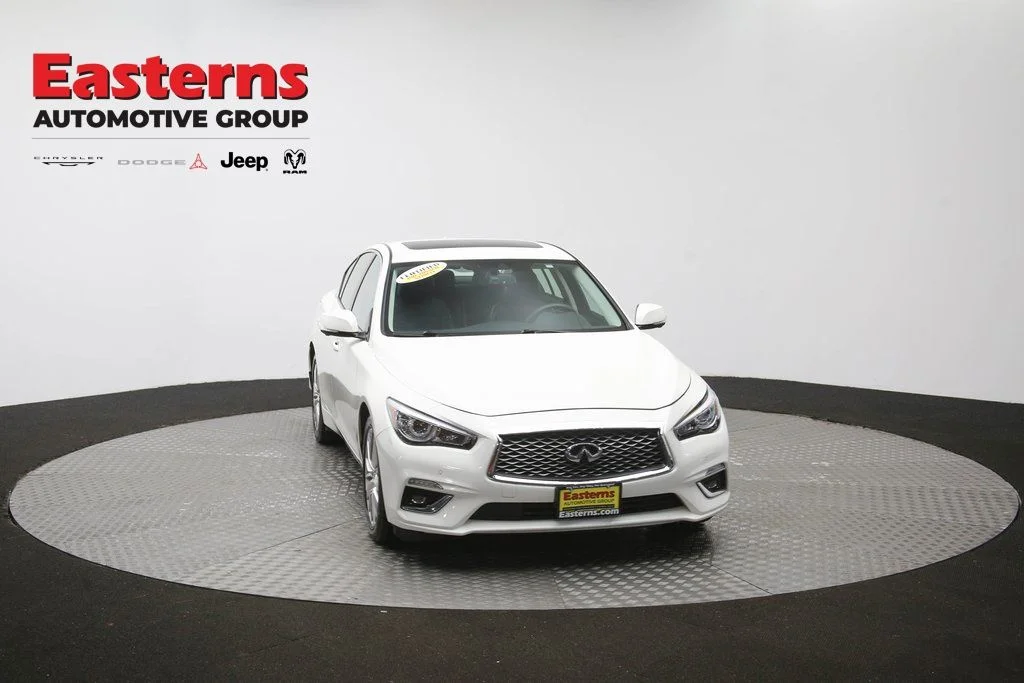 Used 2023 White INFINITI LUXE image 55