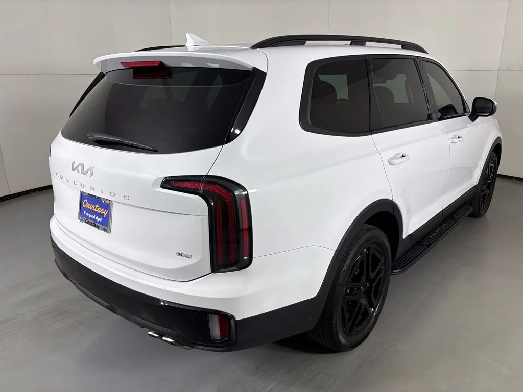 Used 2024 White Kia EX X-Line image 8
