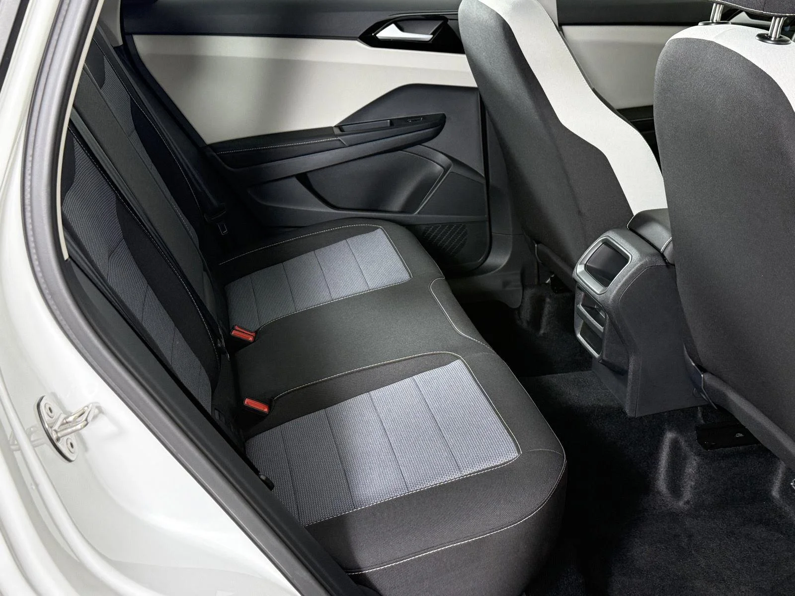New 2027 Pure White Volkswagen S image 15