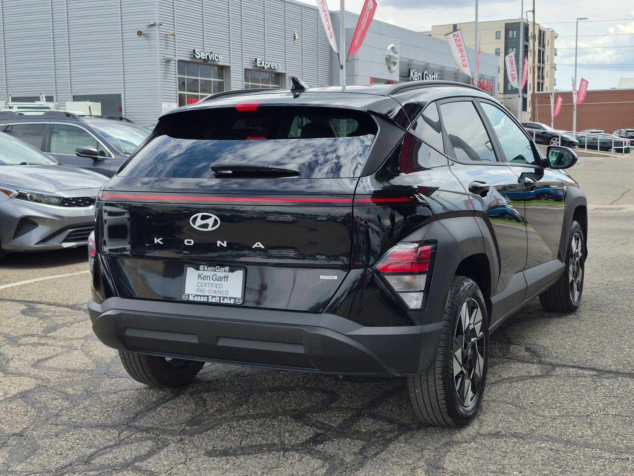 Used 2024 Abyss Black Pearl Hyundai SEL image 3