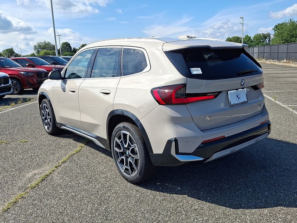 New 2027 Dune Grey Metallic BMW xDrive28i image 3