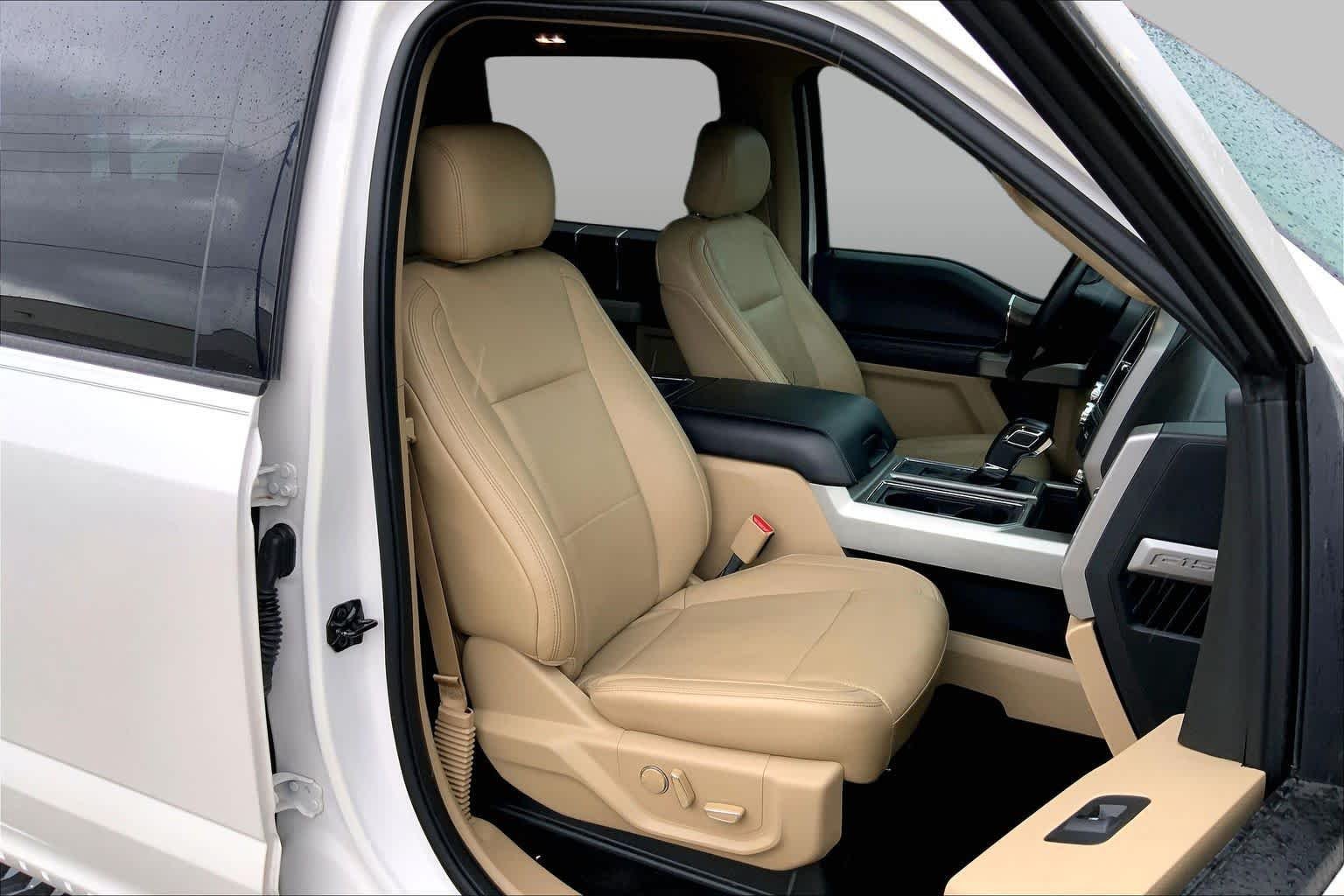 Used 2017 White Platinum Metallic Tri-Coat Ford Lariat image 8