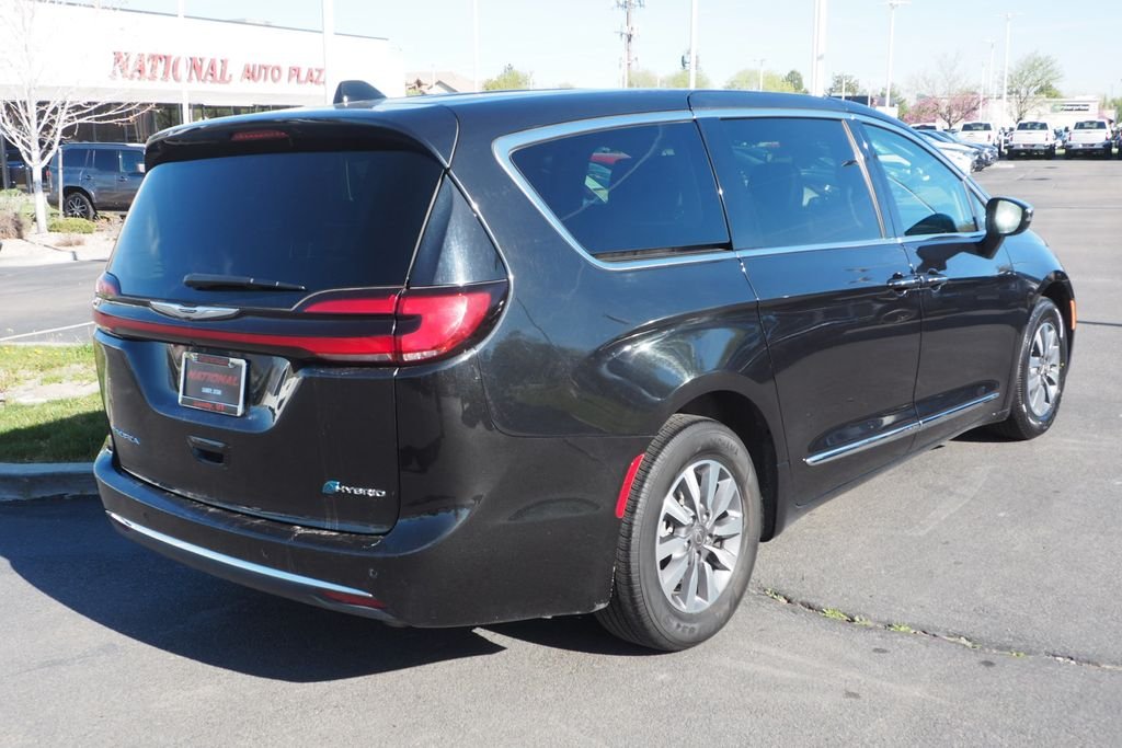 Used 2023 Black Chrysler Limited image 6