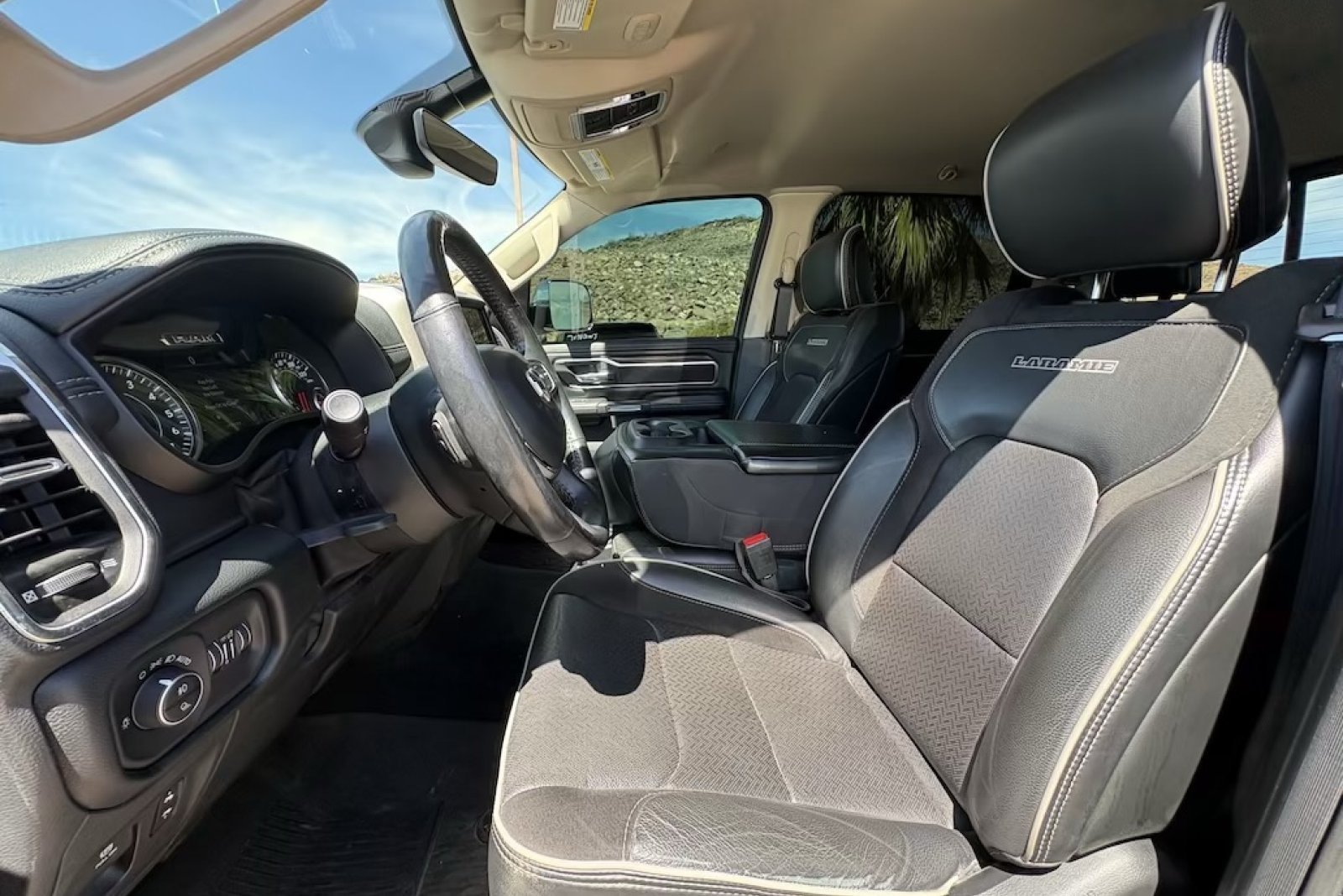Used 2019 Patriot Blue Pearlcoat Ram Laramie image 10
