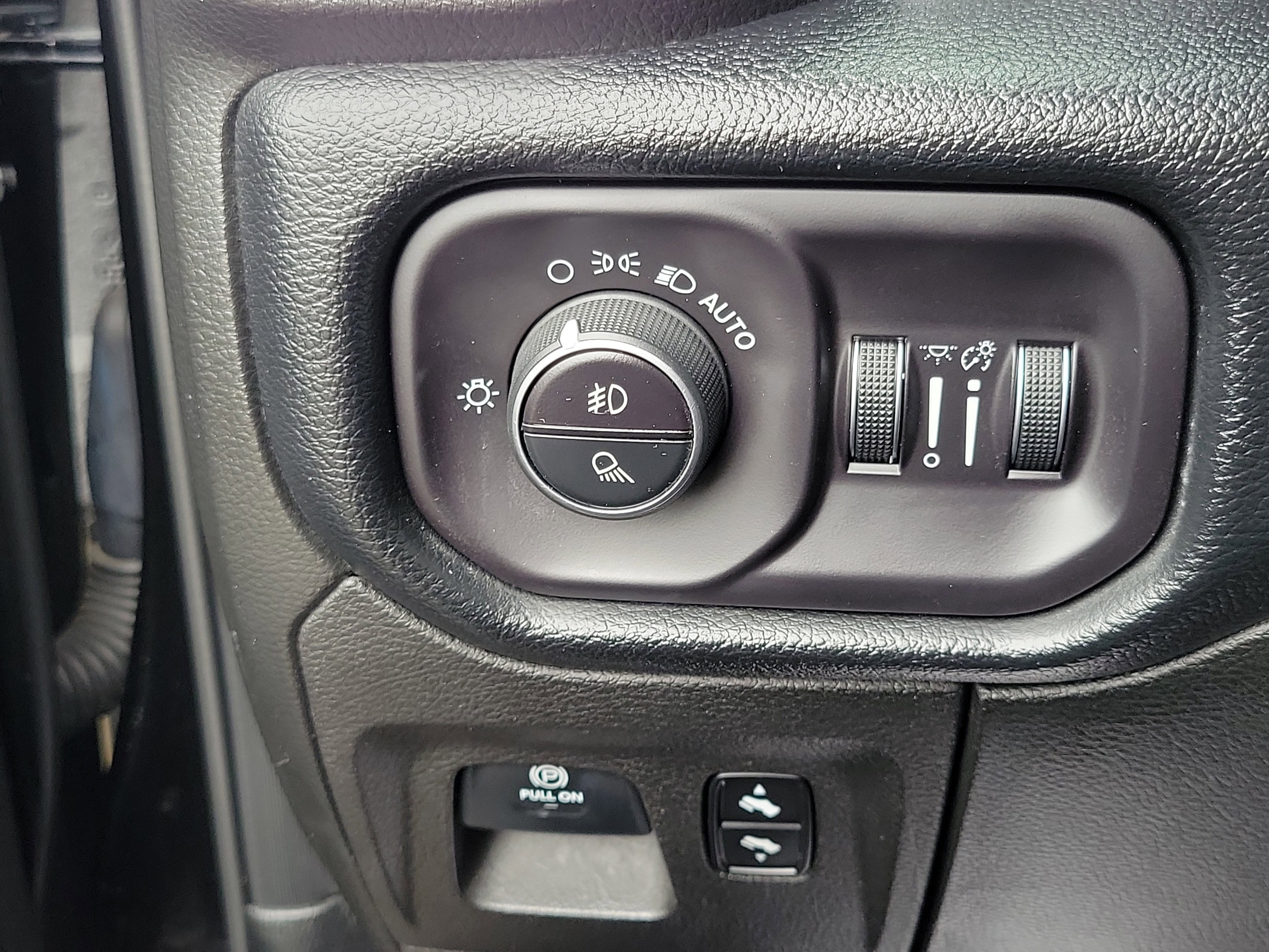 2019 RAM Ram 1500 Pickup Laramie - Photo 10