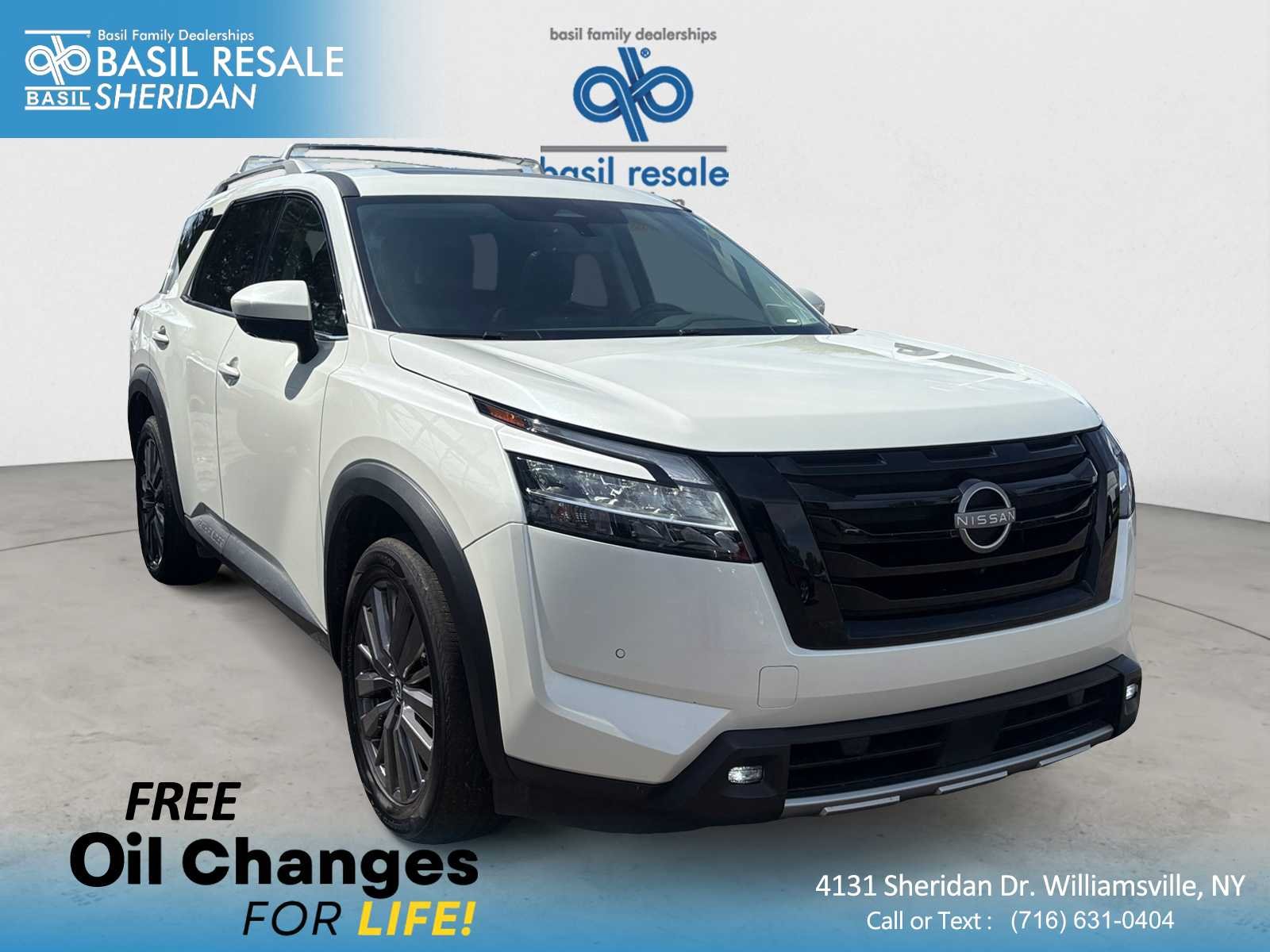 2023 Nissan Pathfinder SL 4WD's photo