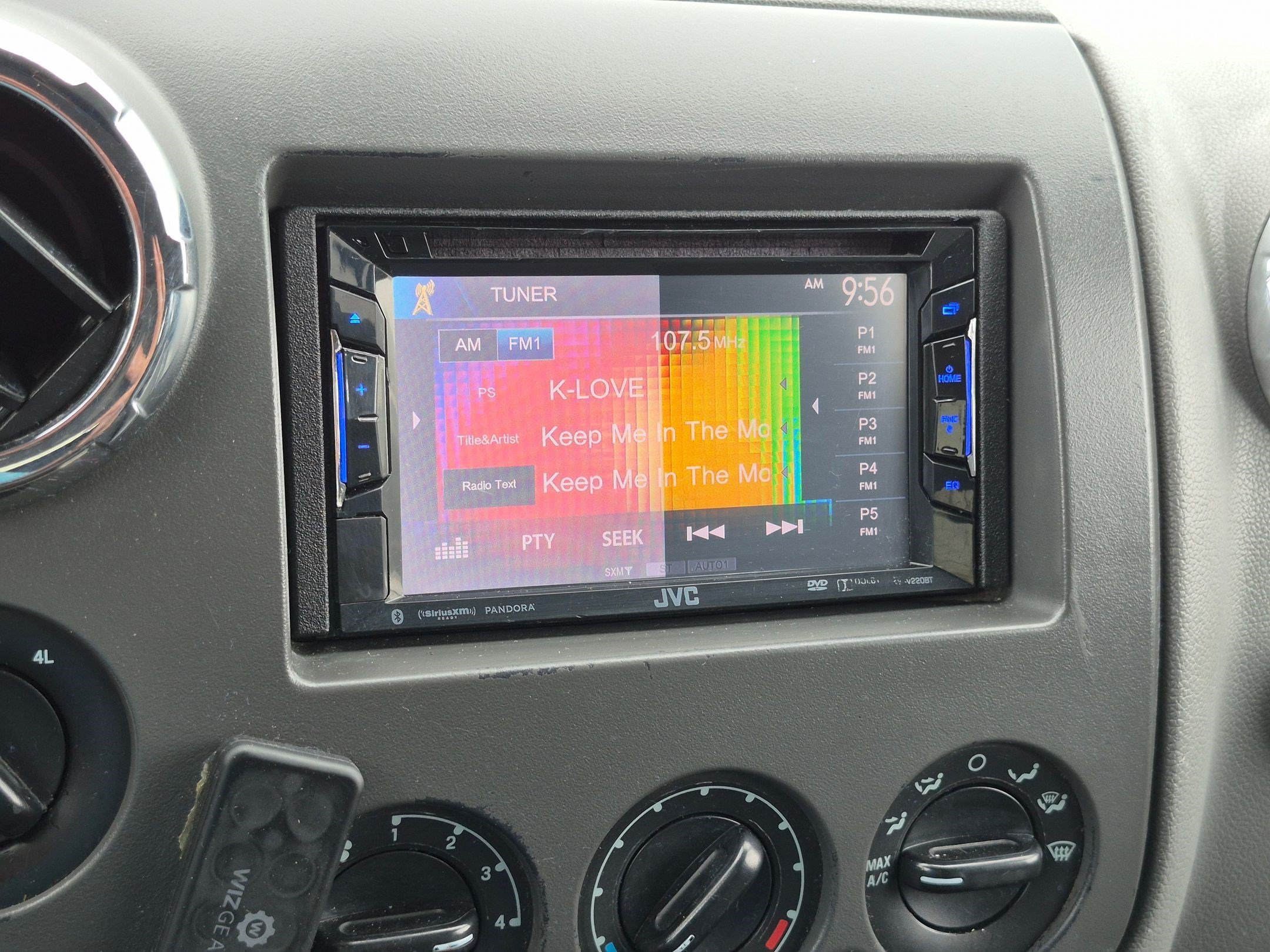 Used 2006 White Ford XLS image 21