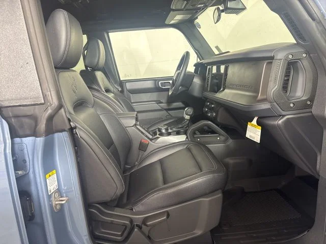 New 2025 Azure Gray Metallic Tri-Coat Ford Badlands image 4