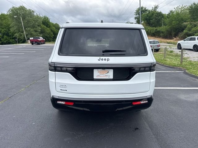 New 2026 Bright White Clear-Coat Exterior Paint Jeep Limited Reserve image 6