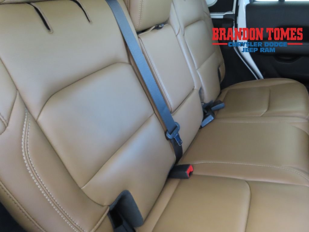 Used 2021 White Jeep Unlimited Rubicon image 23
