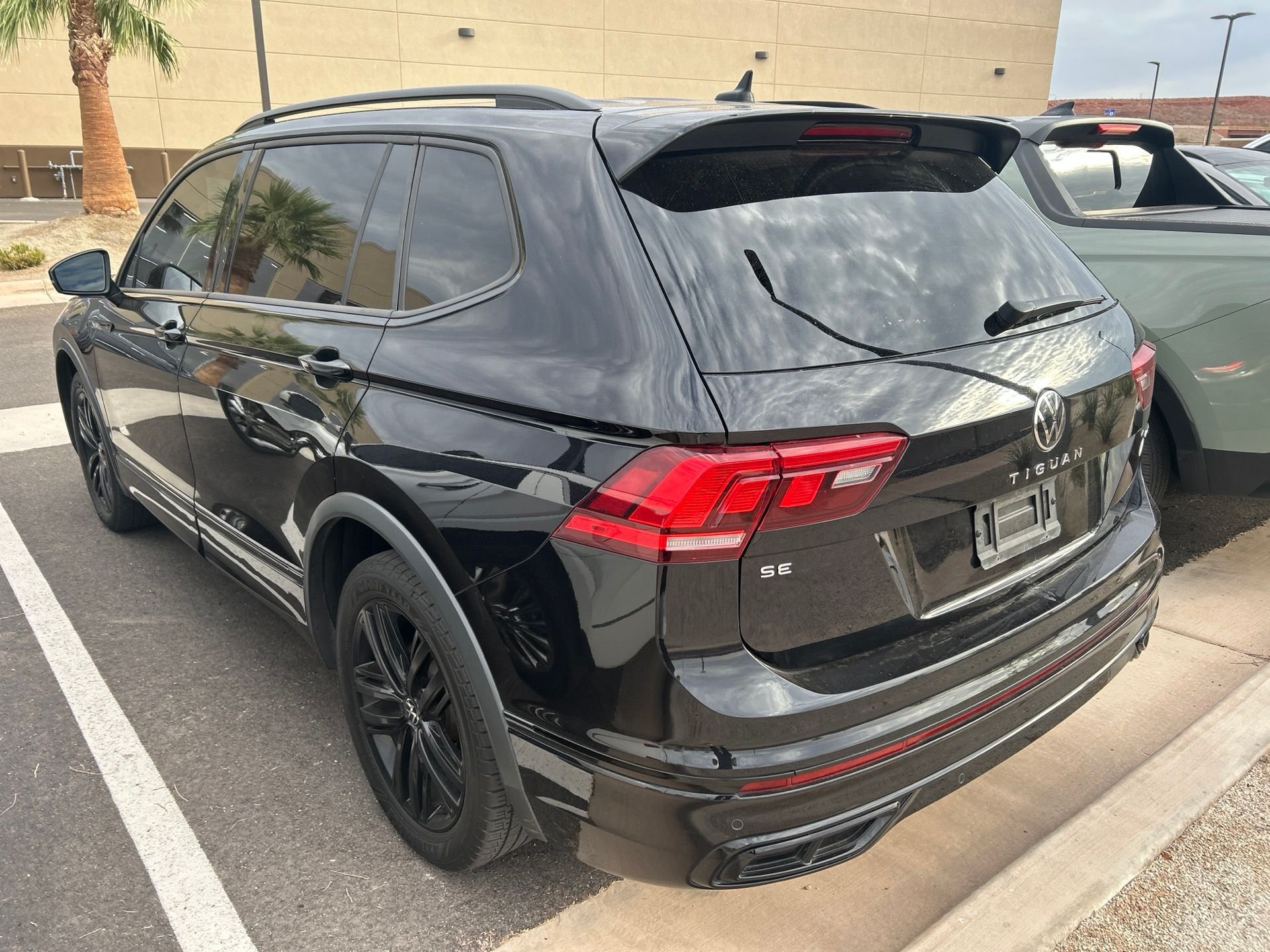 Used 2022 Black Volkswagen 2.0T SE R-Line Black image 7