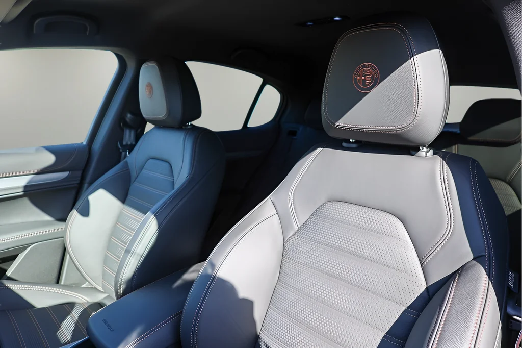 2025 Alfa Romeo Stelvio Intensa - Photo 9