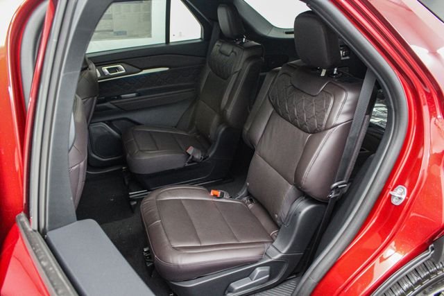 New 2027 Ruby Red Metallic Tinted Clearcoat Ford Platinum™ image 17