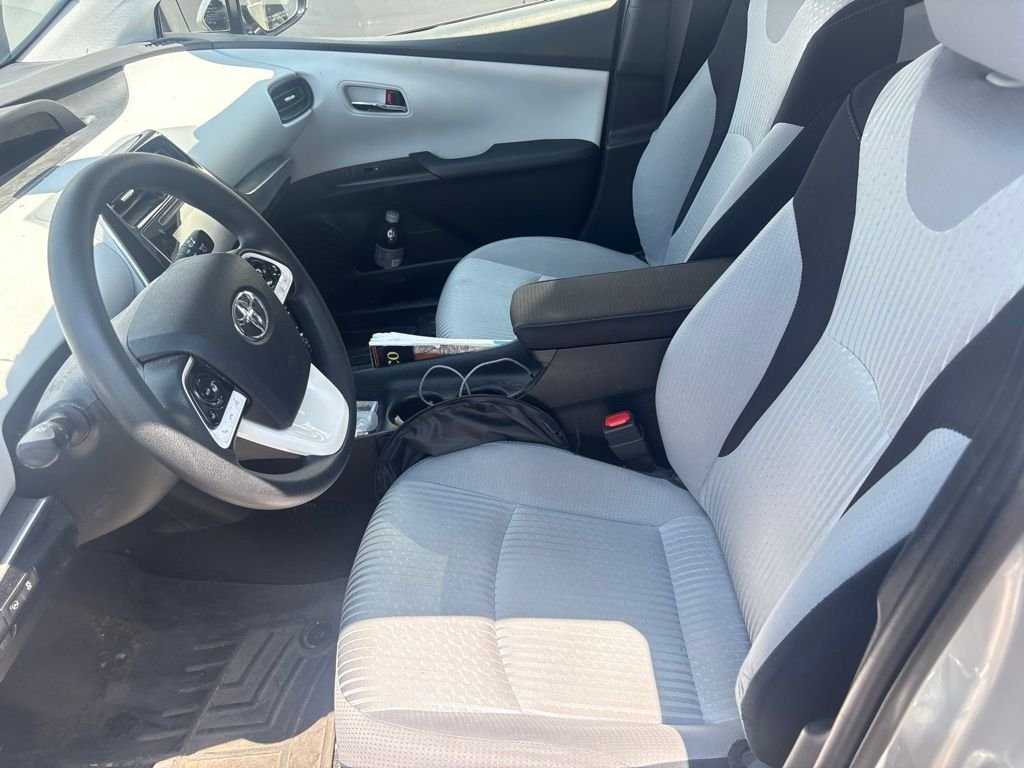 Used 2018 Silver Toyota Two image 12