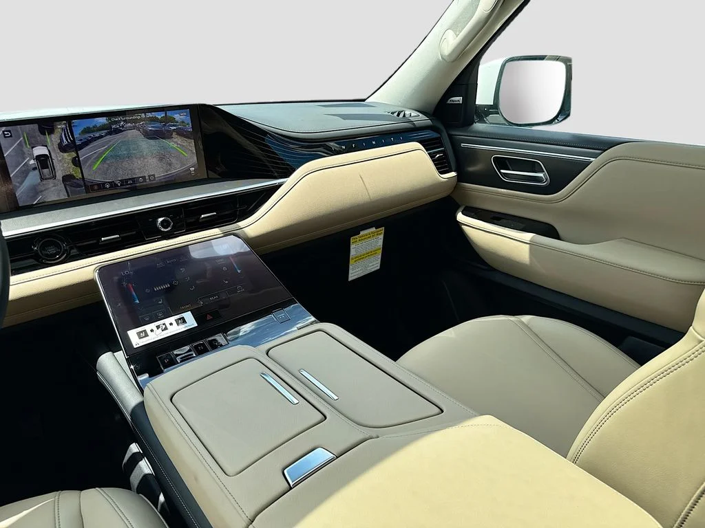 New 2026 RADIANT WHITE INFINITI Pure 2WD image 25