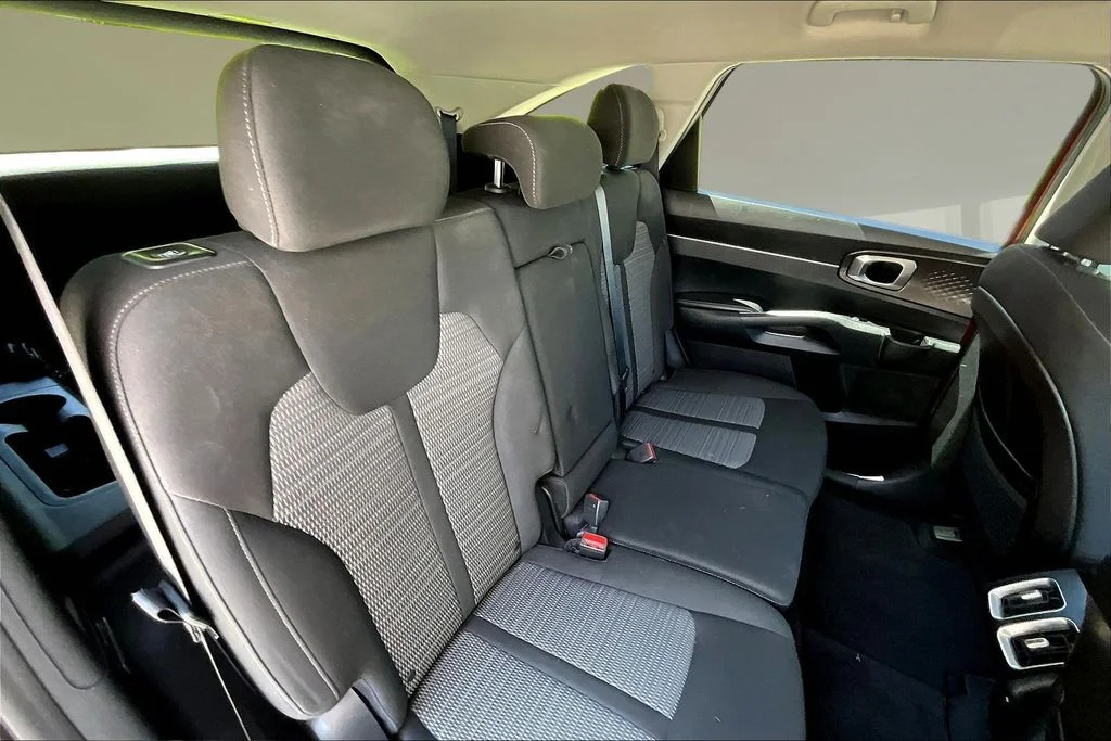 Certified Used 2022 Passion Red Tintcoat Kia LX image 23