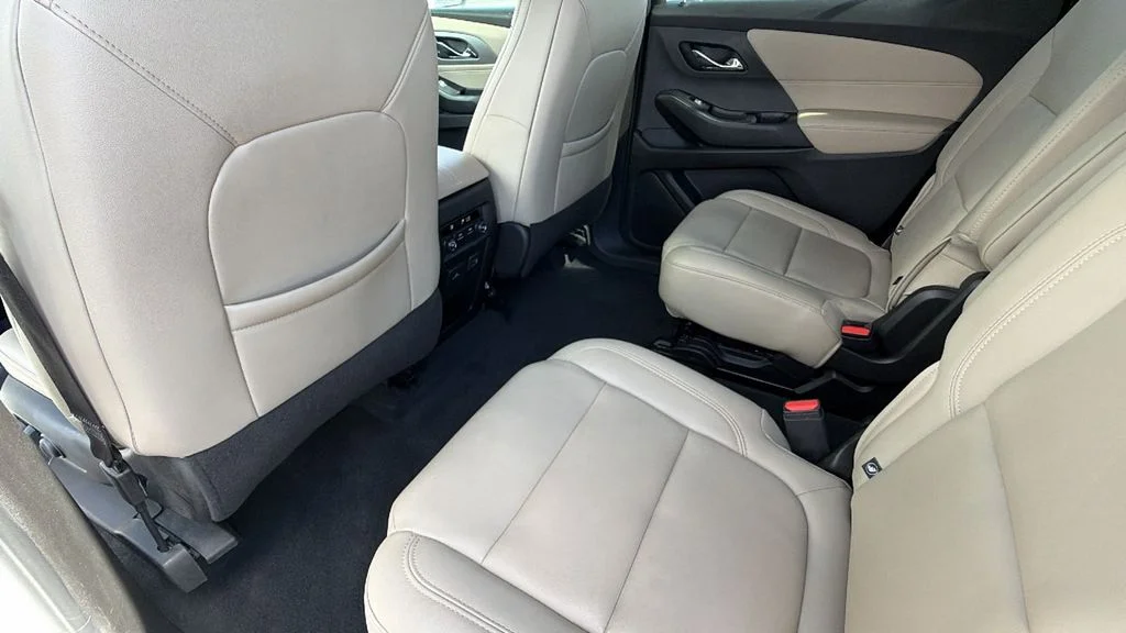 Used 2023 Summit White Chevrolet LT Leather image 24