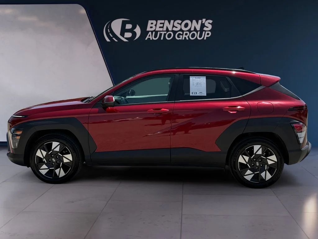 Used 2025 Red Hyundai SEL image 2