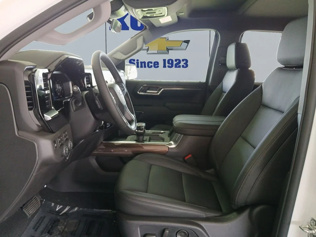New 2026 Summit White Chevrolet LT Trail Boss image 10