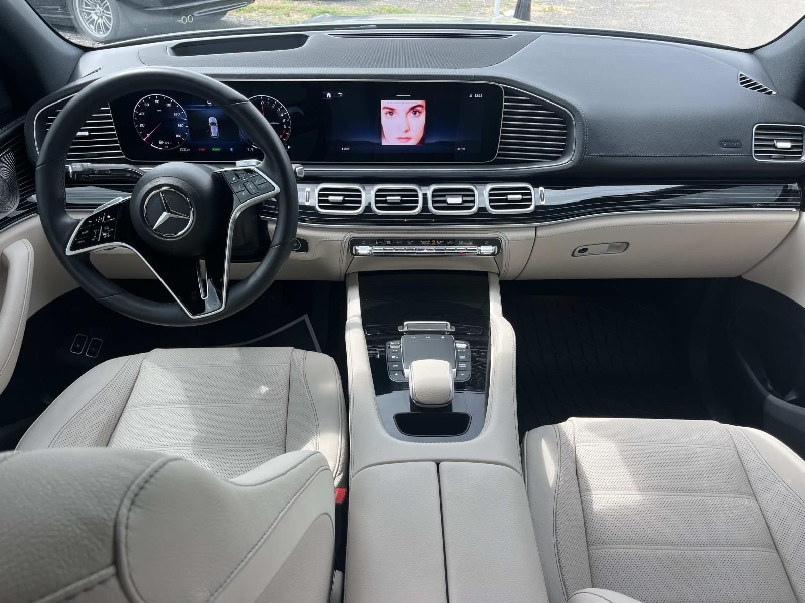 Certified Used 2024 MANUFAKTUR Alpine Gray Mercedes-Benz GLE 450e image 16