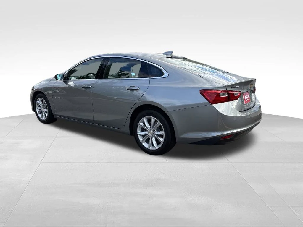 Used 2025 Gray Chevrolet LT image 4