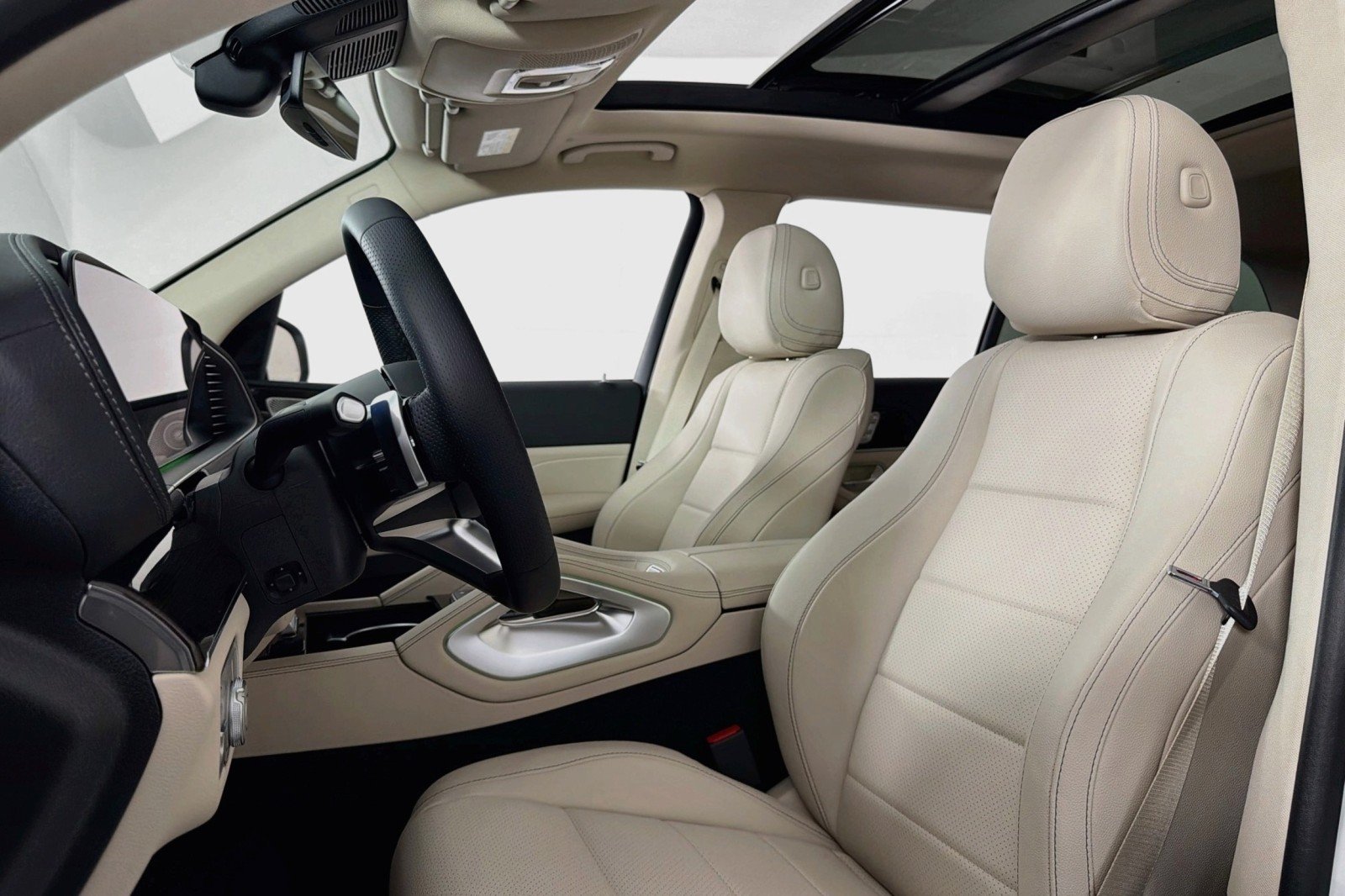 New 2026 Polar White Mercedes-Benz GLS 450 4MATIC® SUV image 19