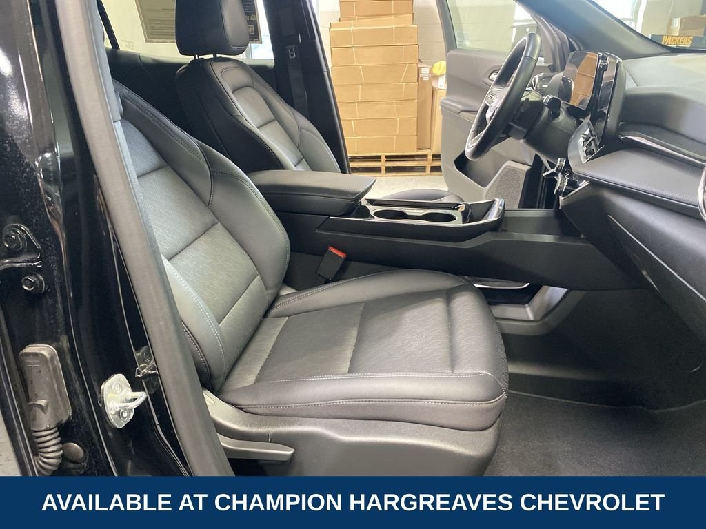 Used 2025 Black Metallic Chevrolet LT image 36