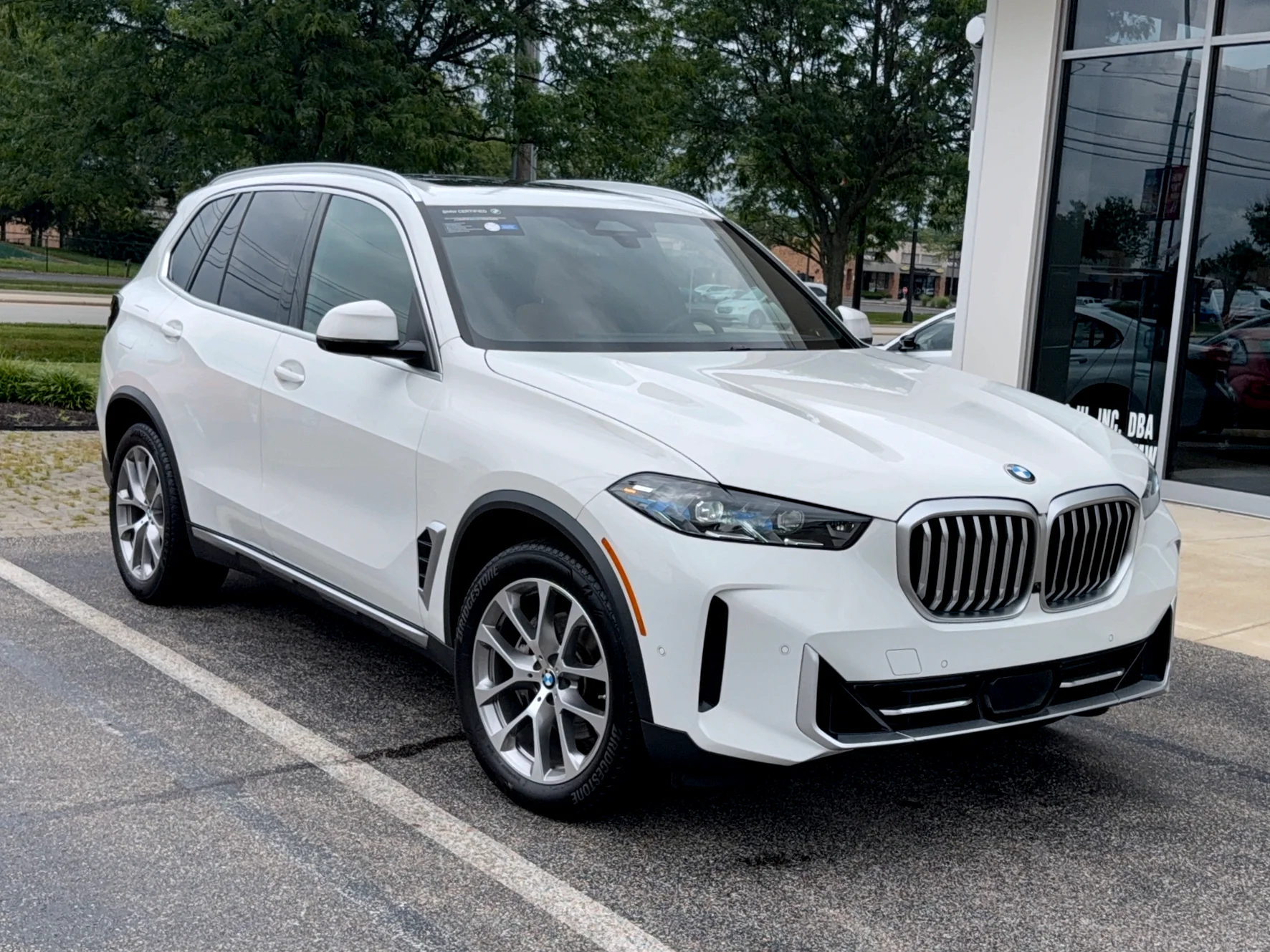 Certified Used 2024 Alpine White BMW xDrive40i image 1
