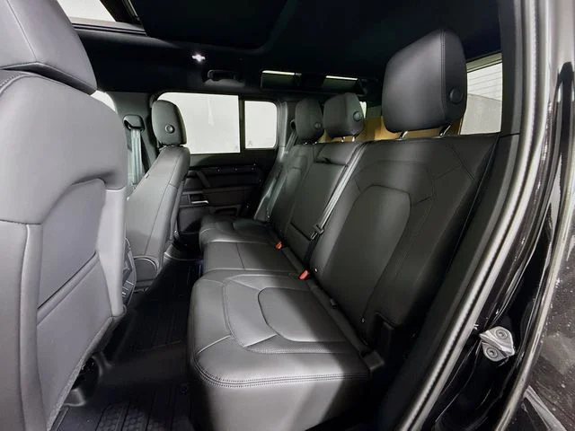 New 2026 Santorini Black Land Rover S image 23