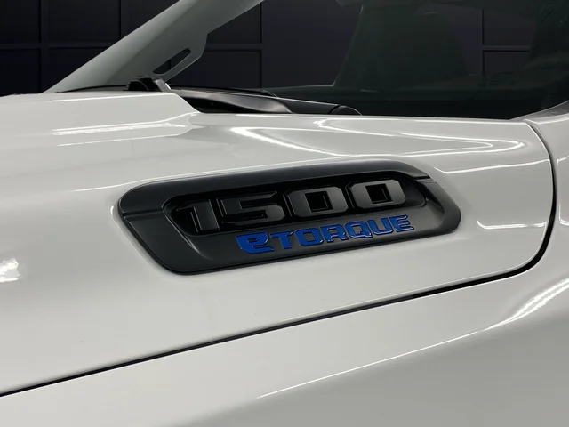 New 2026 Bright White Clear-Coat Exterior Paint RAM Big Horn/Lone Star image 41