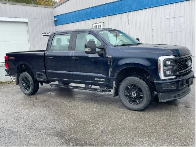 Used 2025 Blue Ford XL image 3