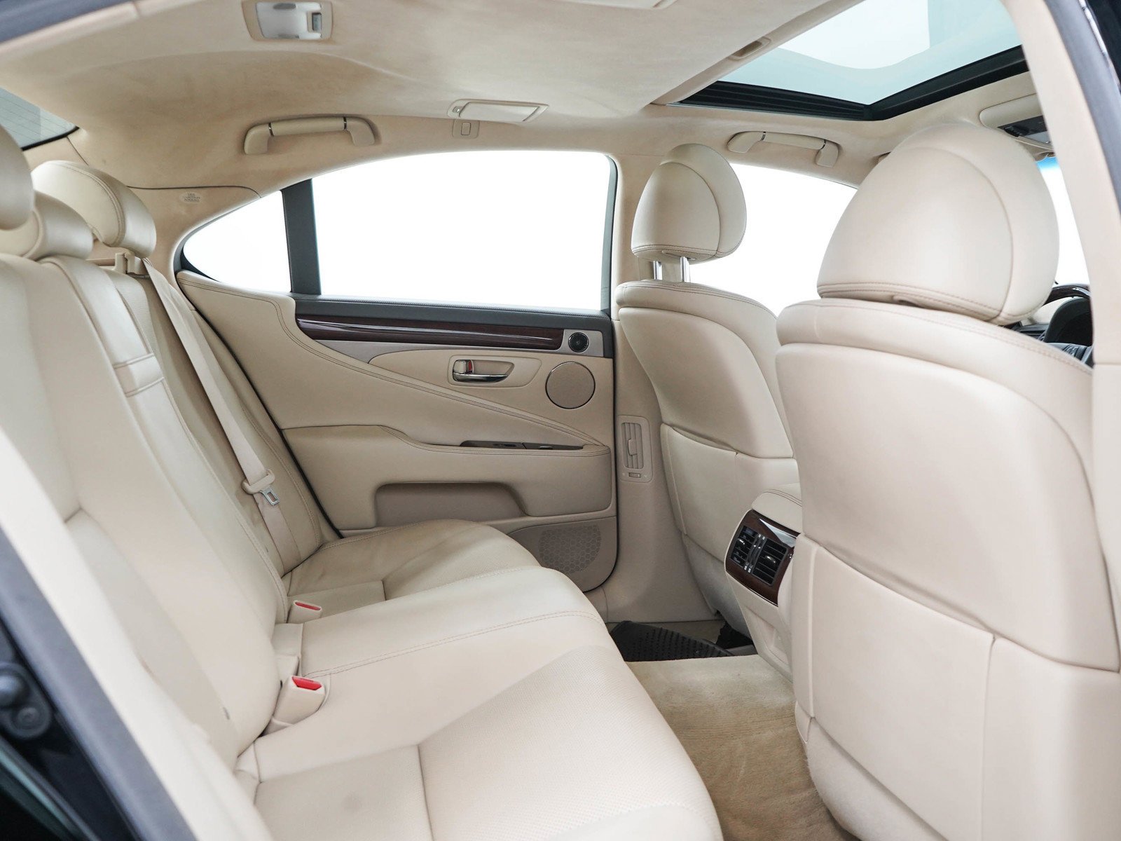 Used 2015 Obsidian Lexus 460 image 12