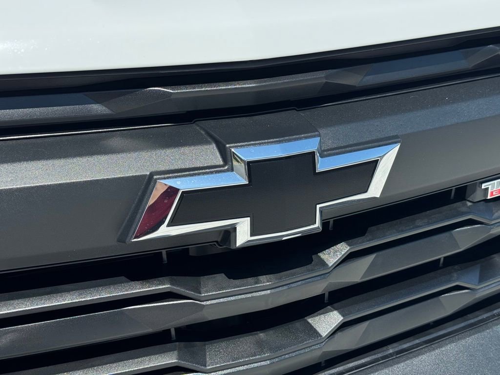 New 2026 Summit White Chevrolet Trail Boss image 8