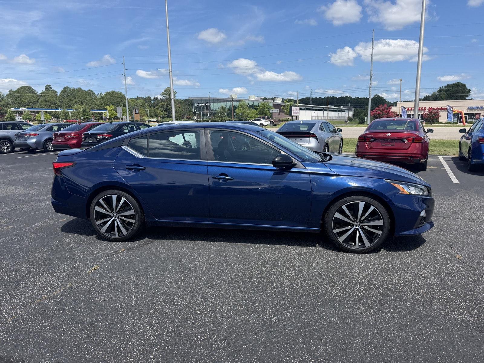 Used 2019 Deep Blue Pearl Nissan 2.5 SR image 8
