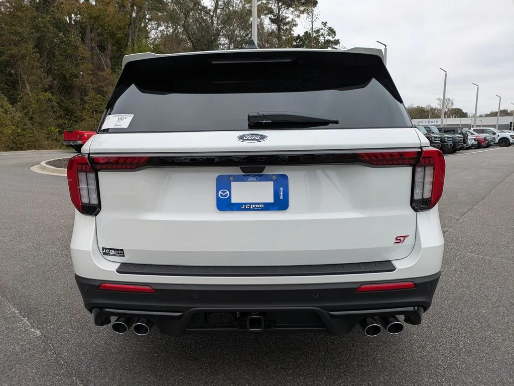 New 2026 Star White Metallic Tri-Coat Ford ST image 5