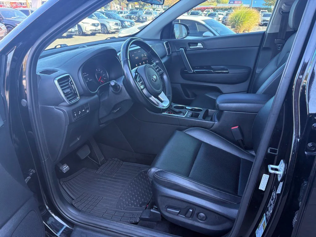 Used 2022 Red Kia EX image 14