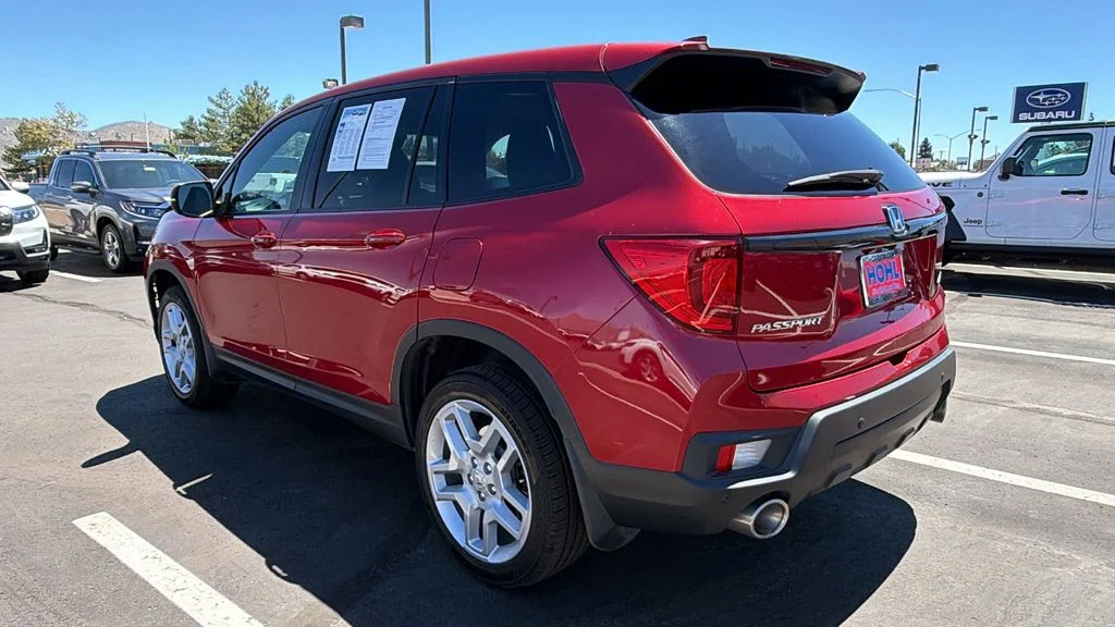 Used 2024 Radiant Red Metallic II Honda EX-L image 5