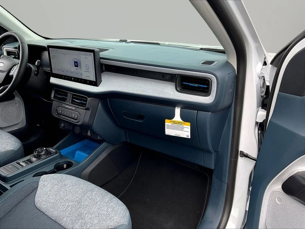 New 2026 Oxford White Ford XLT image 30