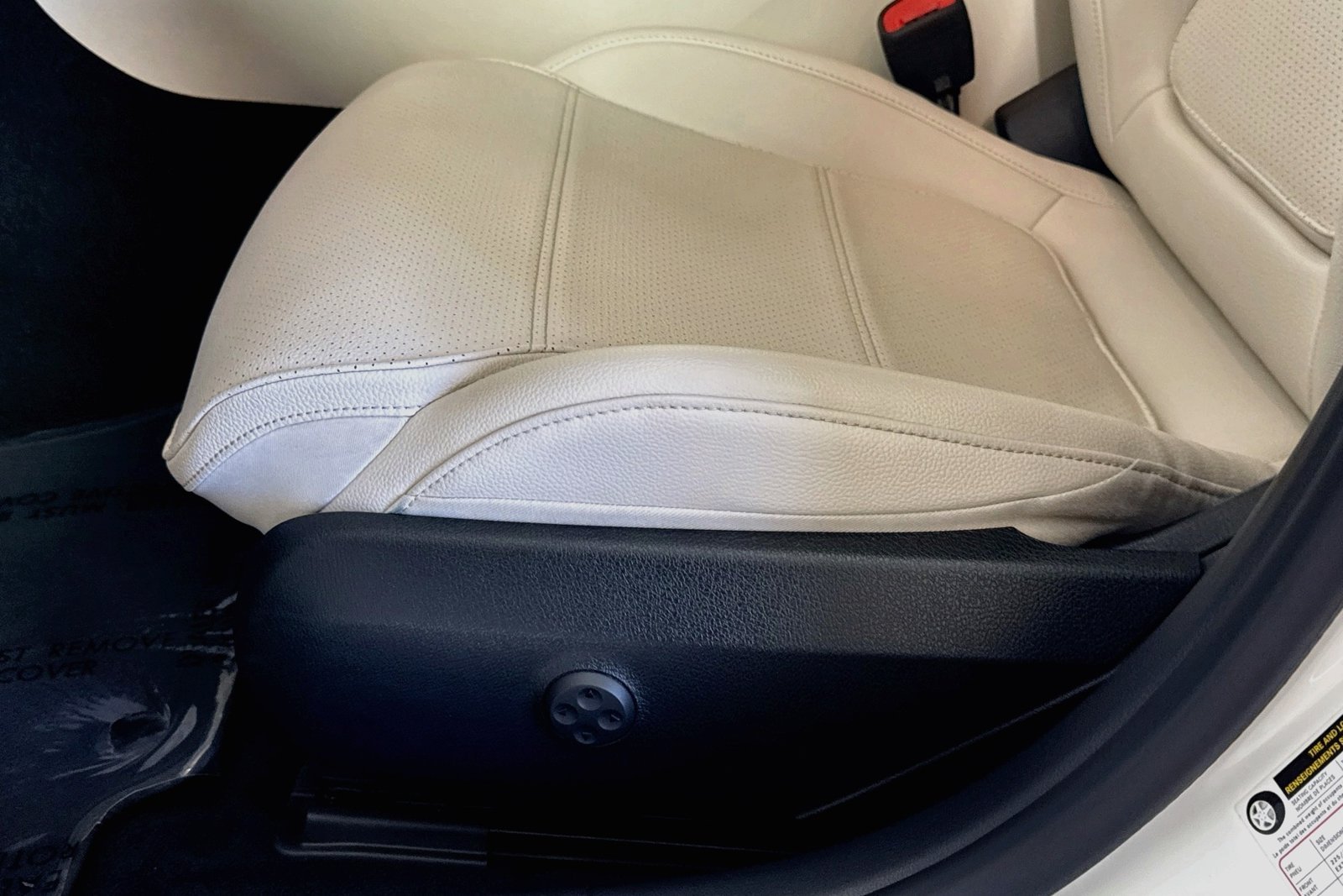 Certified Used 2024 Polar White Mercedes-Benz C 300 image 18