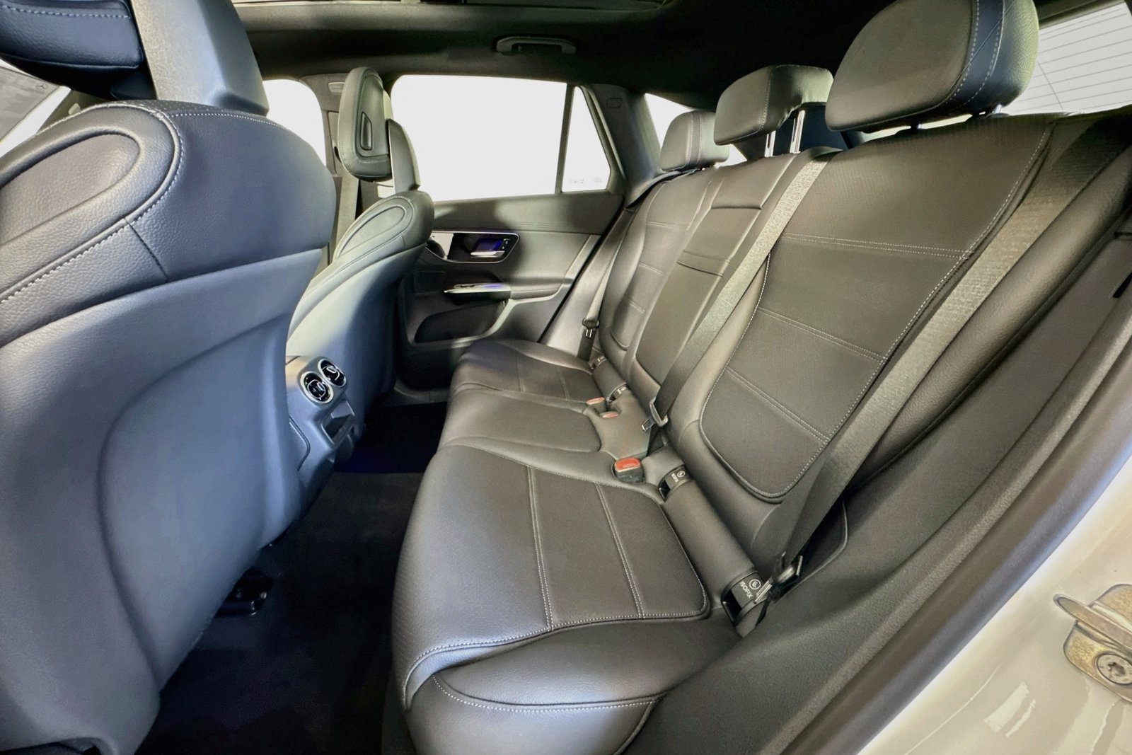 New 2027 Polar White Mercedes-Benz GLC 300 image 22