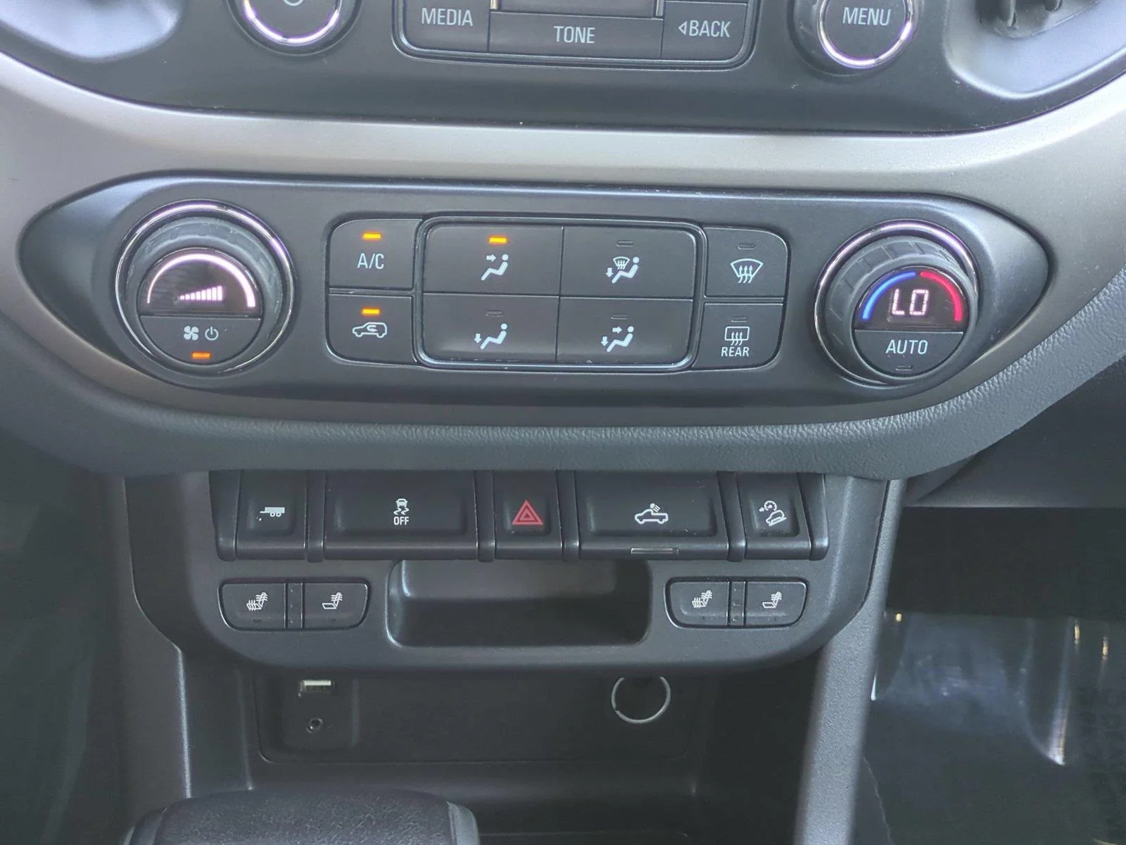 Used 2017 Summit White Chevrolet 4WD Z71 image 27