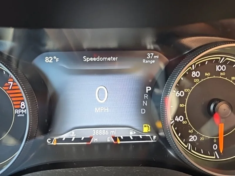 Used 2021 White Jeep Latitude Lux image 12