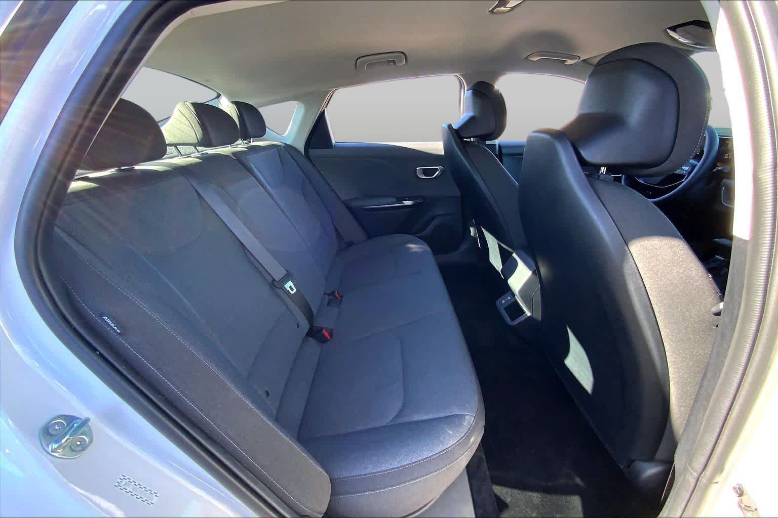 Used 2025 Snow White Pearl Kia LXS image 20