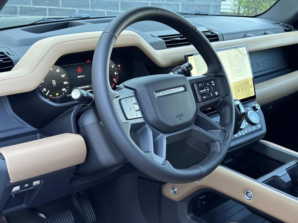New 2026 Santorini Black Land Rover X-Dynamic SE image 21