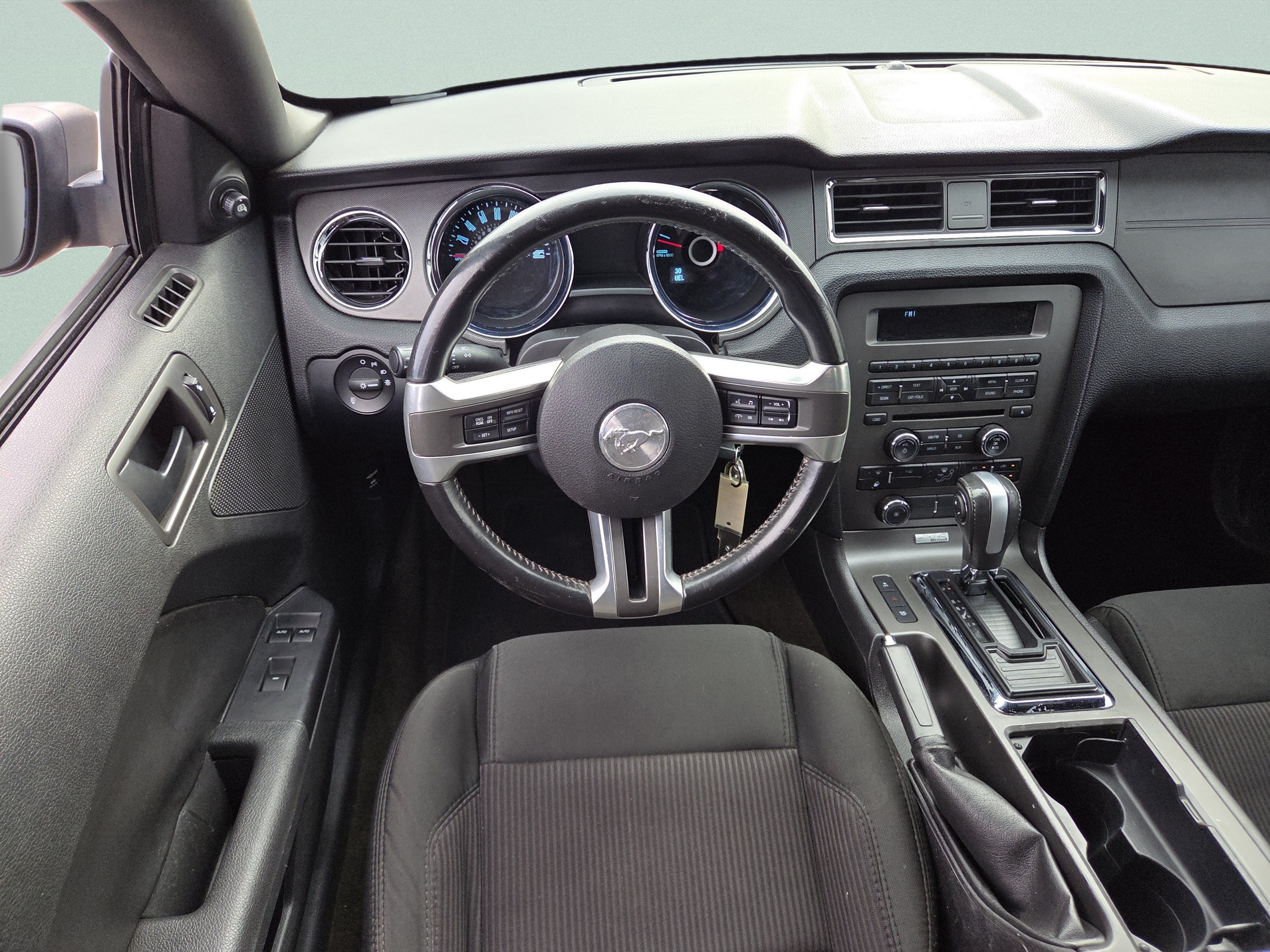 Used 2014 Black Ford V6 image 4